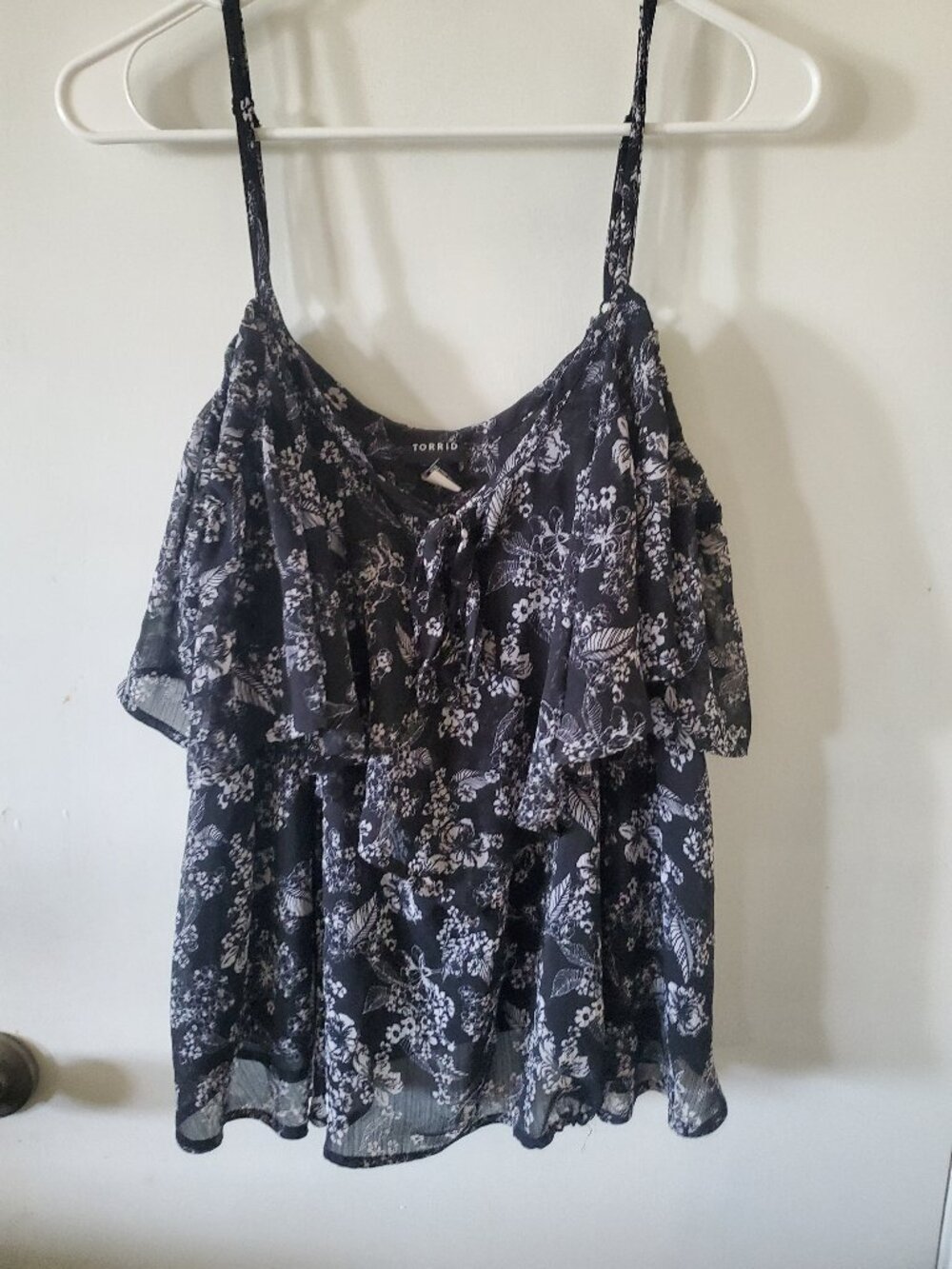 Torrid 00 cold shoulder top